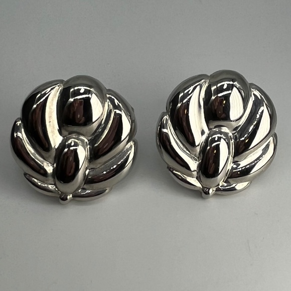 Silver plated Puffy Flower Clip earring set. - Picture 8 of 10